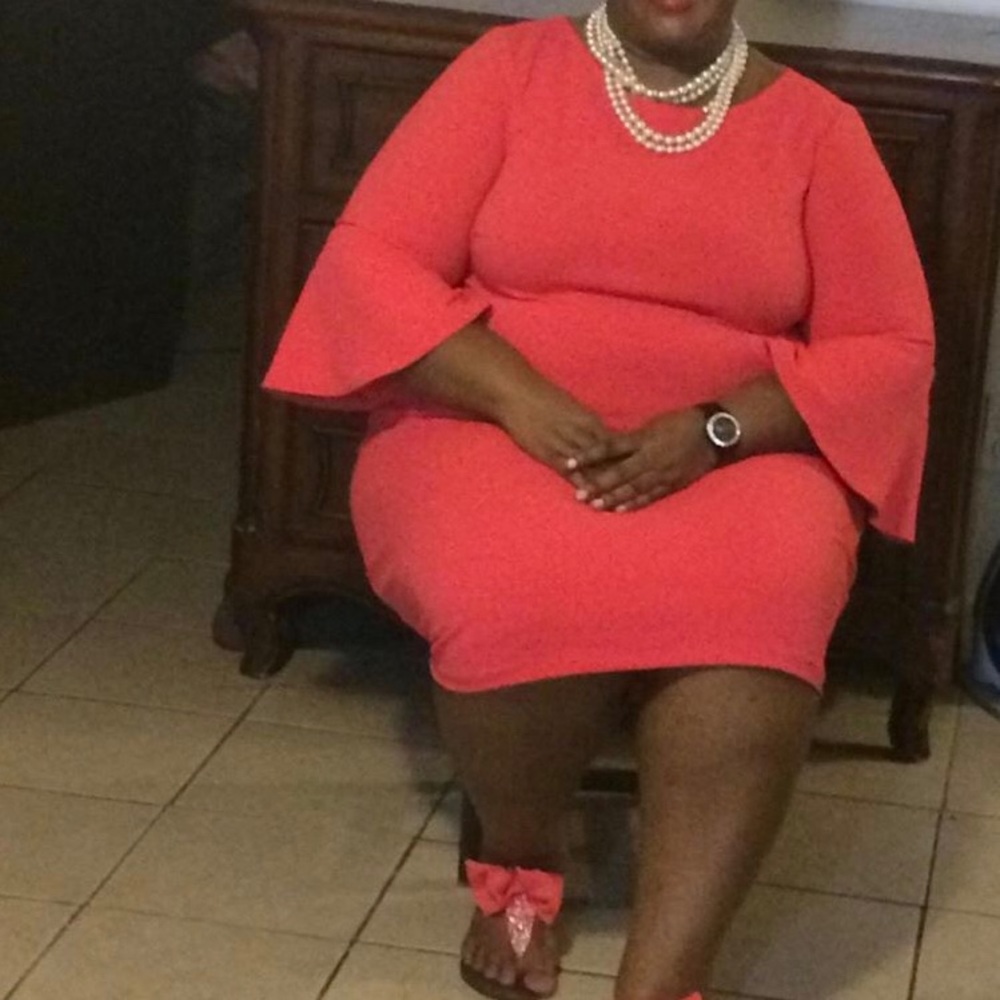 Plus Size - Picture 2 of 3